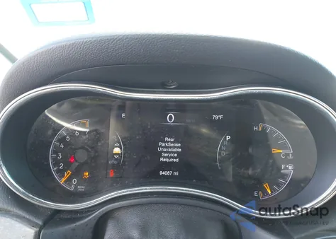 2018 Jeep Grand Cherokee Laredo 4X2 z USA, uszkodzony, nr VIN 1C4RJEAG5JC185577